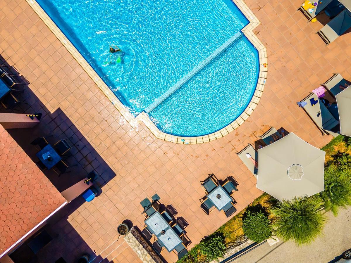 Appart hôtel Theos Holidays Kato Daratso