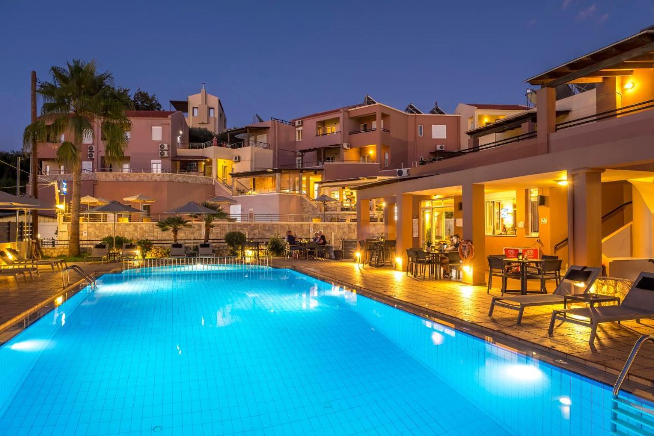 Theos Holidays Aparthotel *